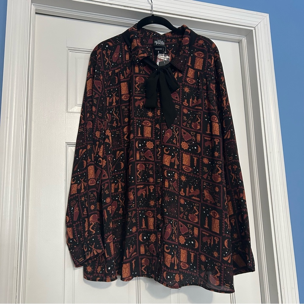 NWT Torrid Disney Hocus Pocus size 3X tie neck long sleeve blouse Halloween plus - Picture 6 of 12